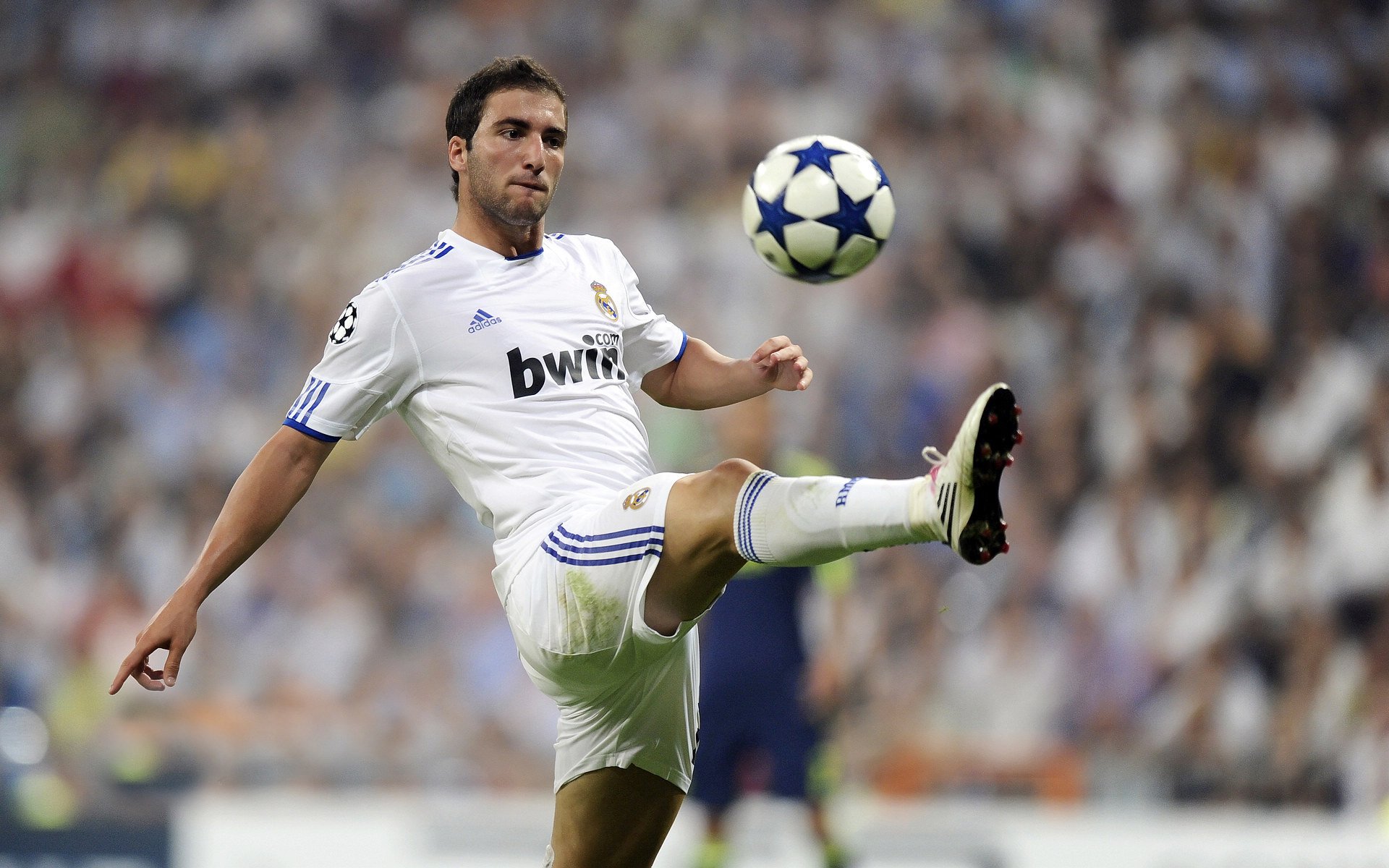 未来联盟：虚拟现实和人工智能如何重塑比赛体验？，未来虚拟世界